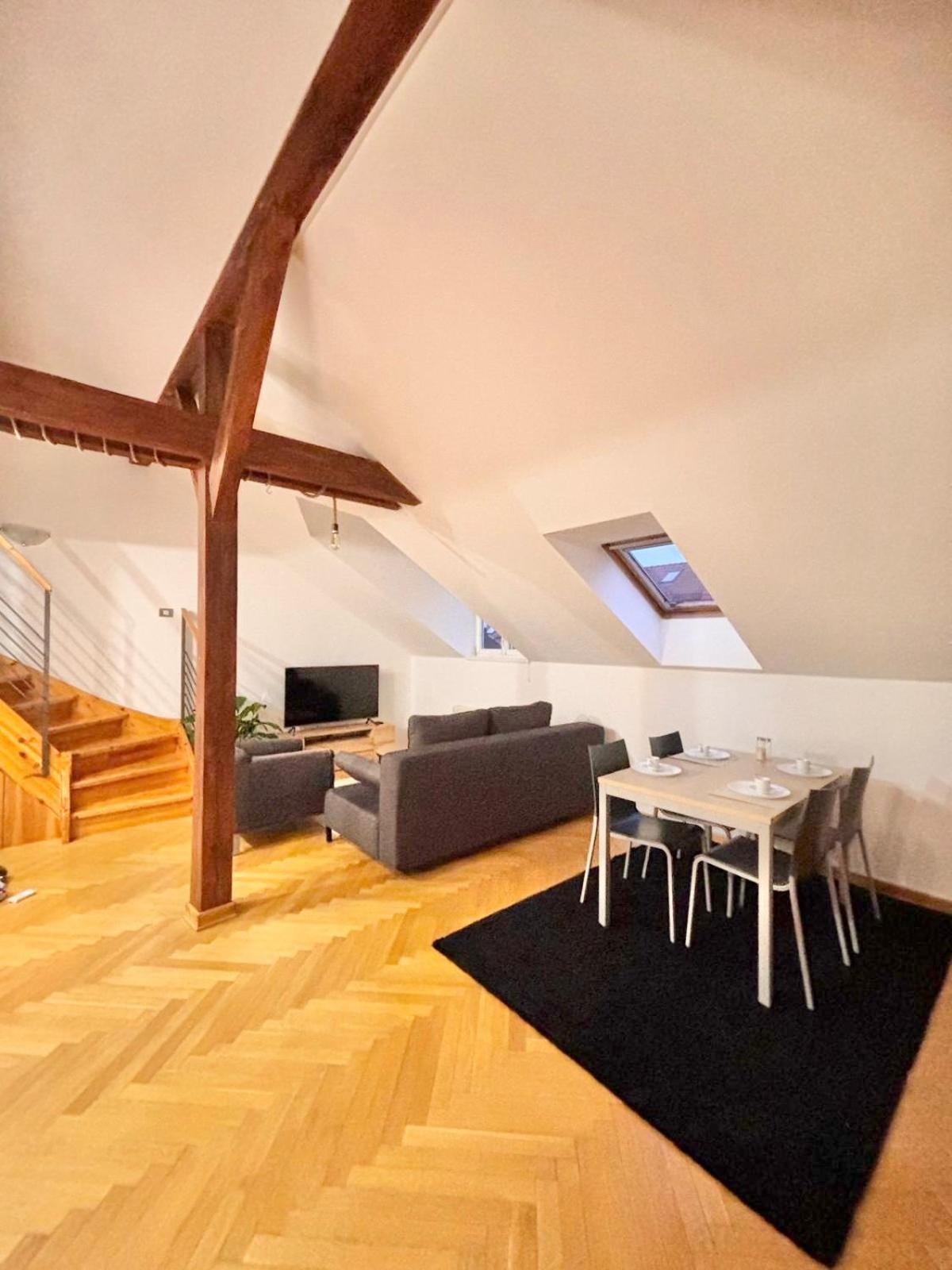 Apartment Miru Loft Prague